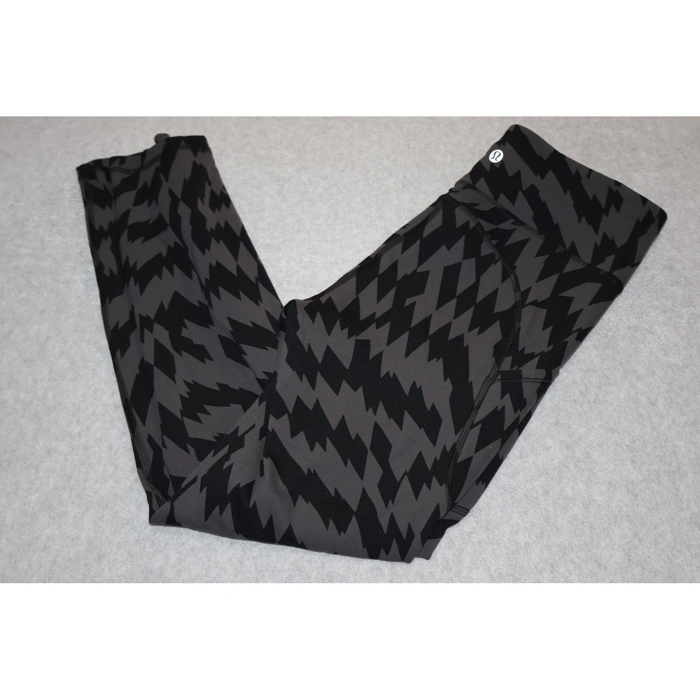 Lululemon Leggings Women 4 Gray Black Geometric Zig Zag High Rise Pants Capris